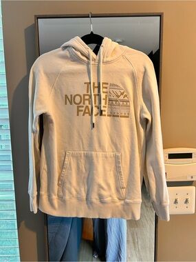 The North Face Women’s Cream Logo Hoodie
